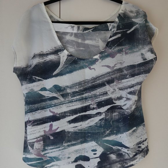 Lush Top - Picture 2 of 10